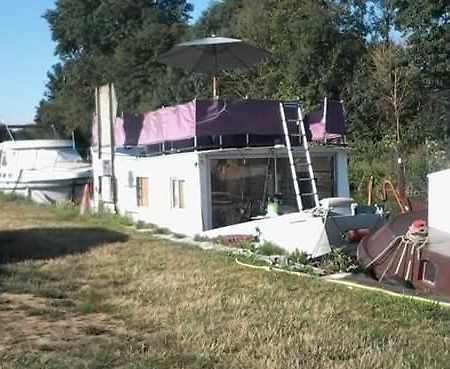 מלון Donchery Bateau Houseboat Camille מראה חיצוני תמונה