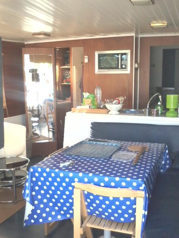 מלון Donchery Bateau Houseboat Camille מראה חיצוני תמונה
