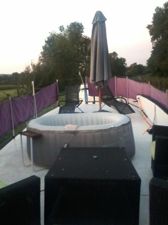 מלון Donchery Bateau Houseboat Camille מראה חיצוני תמונה